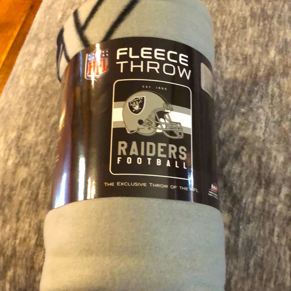 New! Raiders football fleece throw 59x60